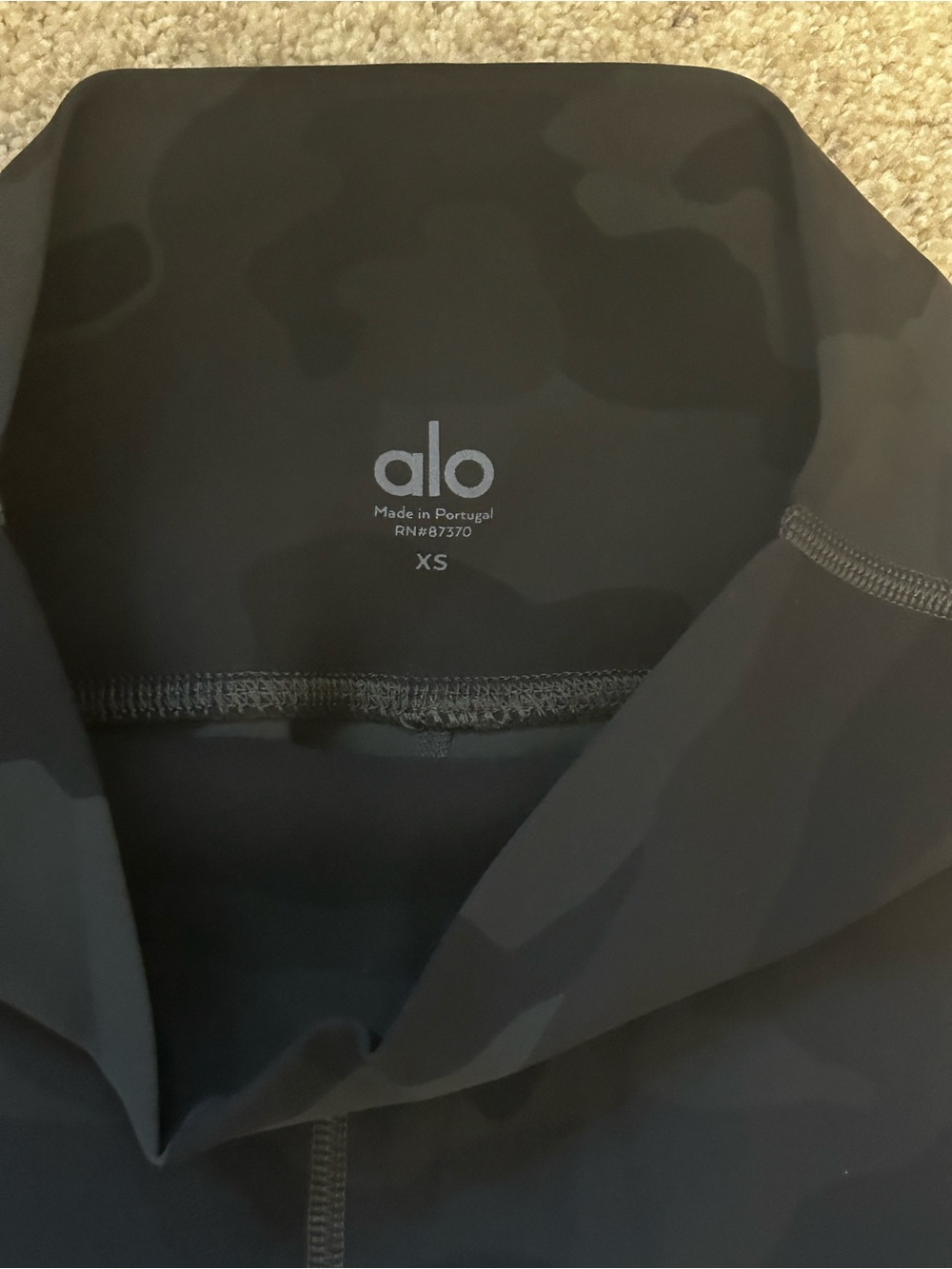 ALO Yoga Black Camo High-Rise Bike Shorts - Picture 2 of 2